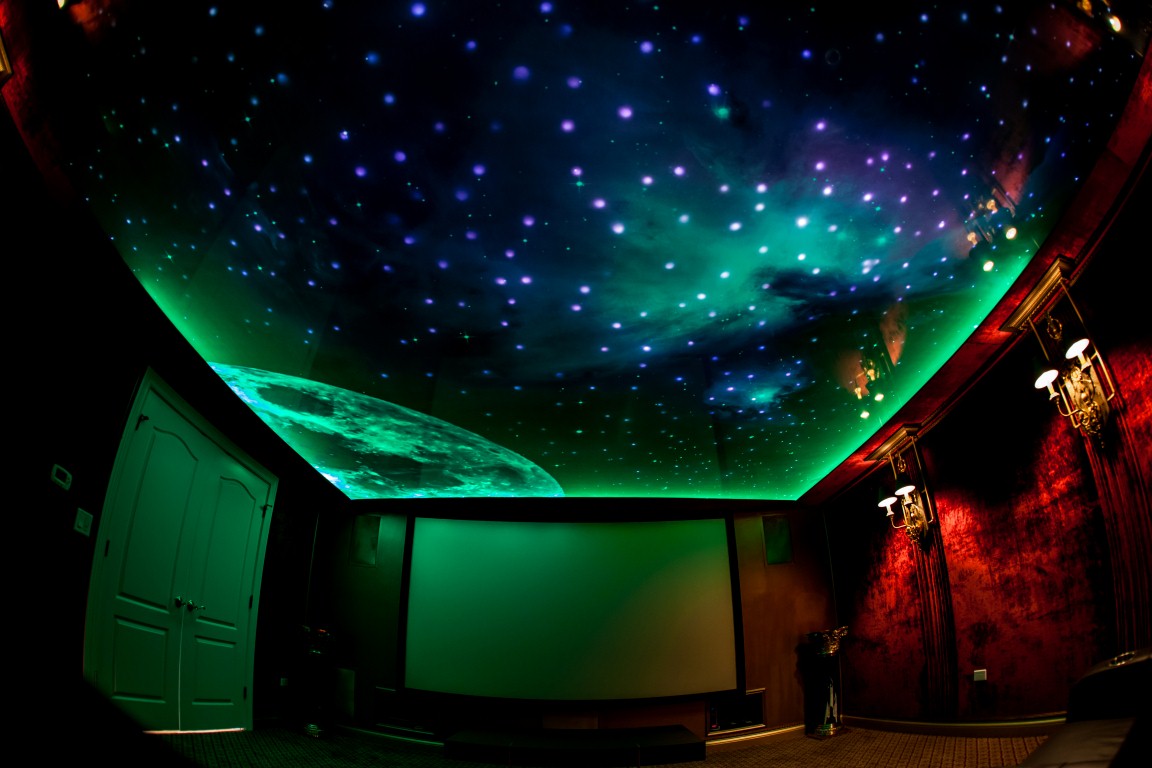 Звездное небо светодиодное. Проектор Северного сияния и звездного неба. Натяжной потолок звездное небо. Натяжной потолок космос с подсветкой. Потолок со звездами.